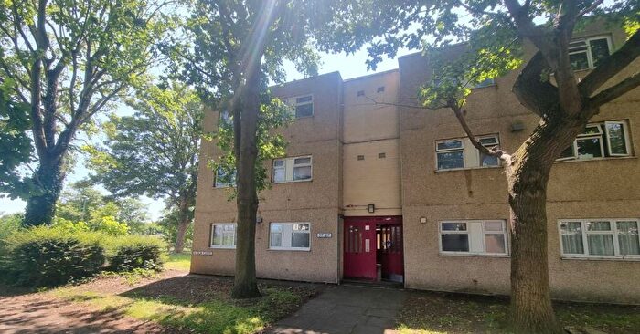 1 Bedroom Flat For Sale In Viola Close, South Ockendon, Essex, RM15