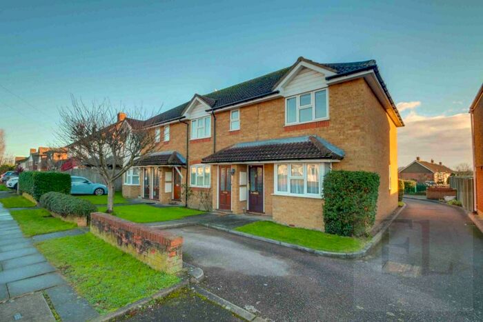 1 Bedroom Maisonette To Rent In Beech Avenue, Ruislip, Greater London, HA4