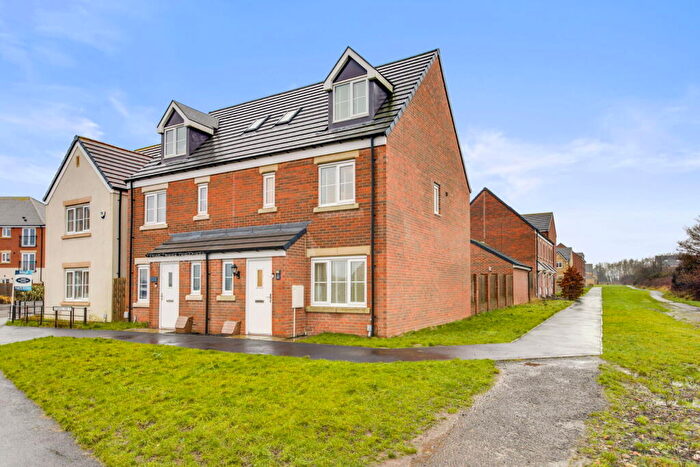 4 Bedroom Semi Detached House For Sale In Thirwall Way, Blyth, NE24