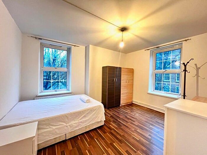 3 Bedroom Flat To Rent In Collingwood Street, London, E1