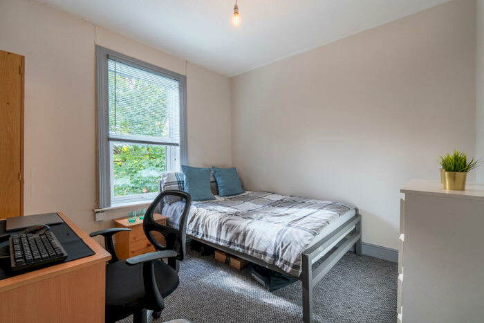6 Bedroom Terraced House To Rent In West Parade - Student House - /, LN1