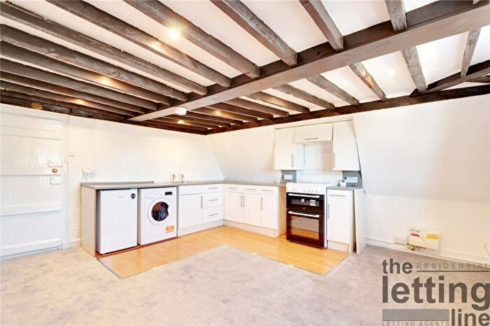 1 Bedroom Apartment To Rent In Baker Street, Enfield, Middlesex, EN1