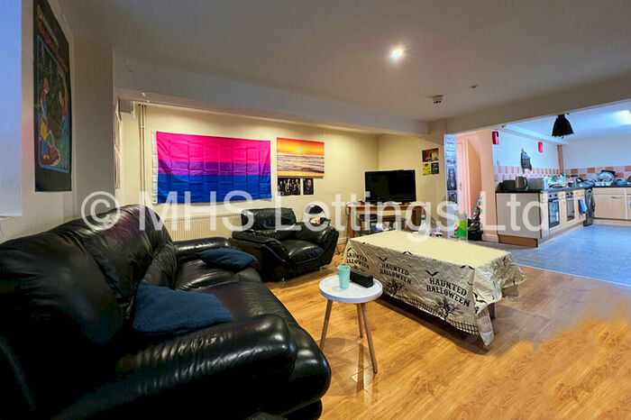 8 Bedroom Terraced House To Rent In Clarendon Road, Leeds, LS2