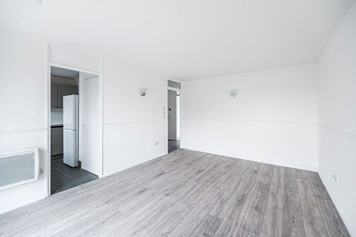 2 Bedroom Flat To Rent In Malcolm Court, Romford Road, London, E7