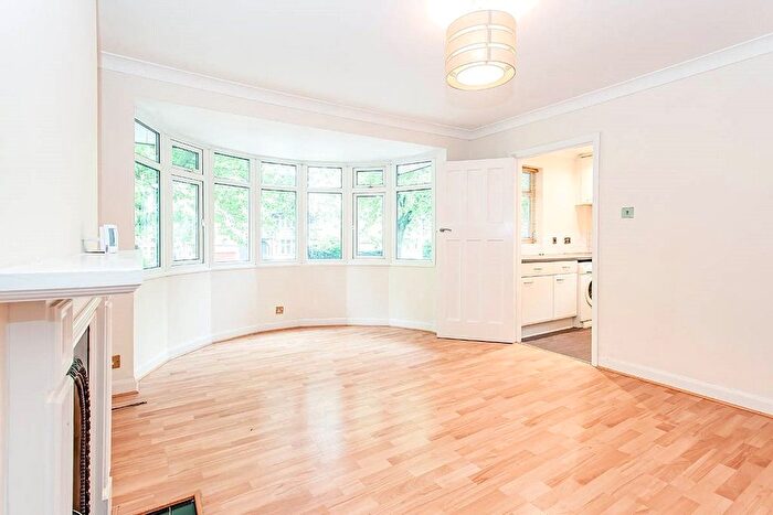 2 Bedroom Flat To Rent In Bushey Mill Lane, Watford, Hertfordshire, WD24