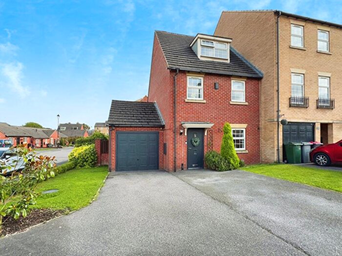 3 Bedroom End Of Terrace House For Sale In Ashby Drive, Kiveton Park, Sheffield, South Yorkshire, S26