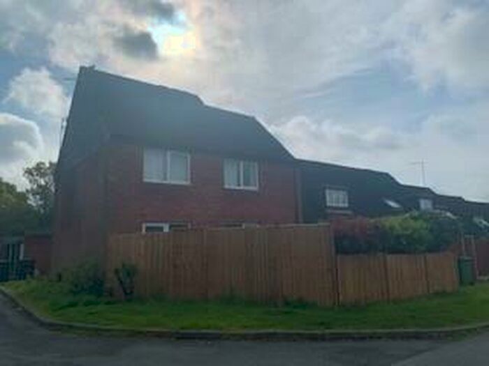 1 Bedroom Maisonette To Rent In Heronfield Close, Redditch, B98
