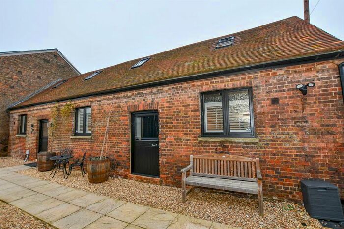 2 Bedroom Barn Conversion To Rent In The Barns, Hemel Hempstead, HP3