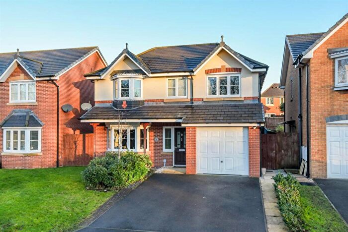 4 Bedroom Detached House For Sale In Boardman Close, Farington, Leyland, PR25