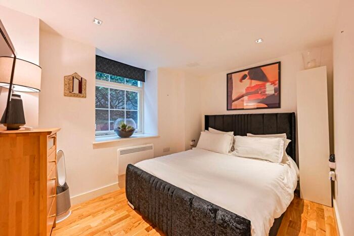 2 Bedroom Flat To Rent In Woolwich Manor Way, Gallions Reach, London, E16