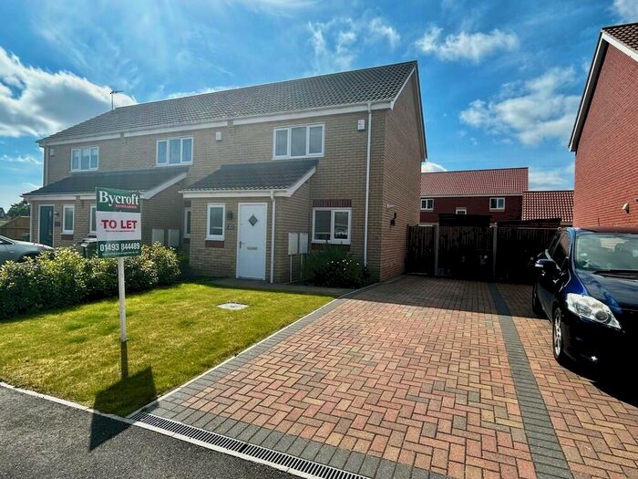 2 Bedroom End Of Terrace House To Rent In Ollands Drive, Bradwell, NR31