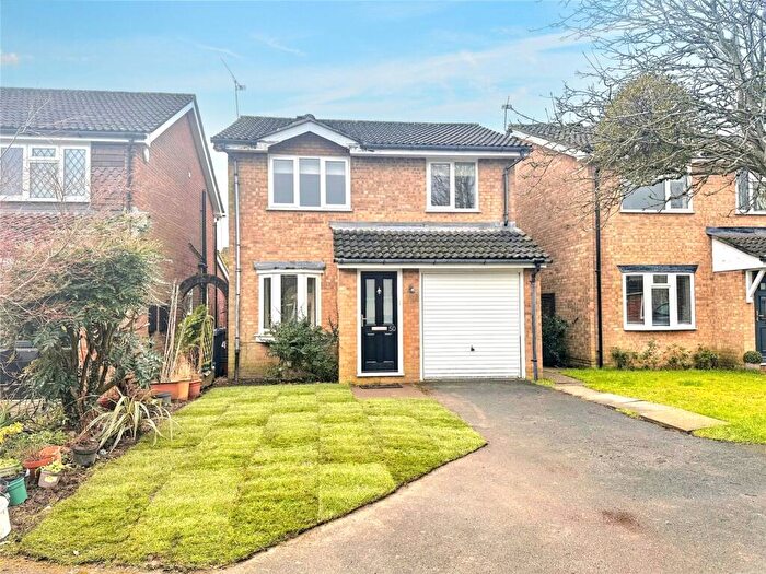 3 Bedroom Detached House To Rent In Southern Way, Farnham, Surrey, GU9