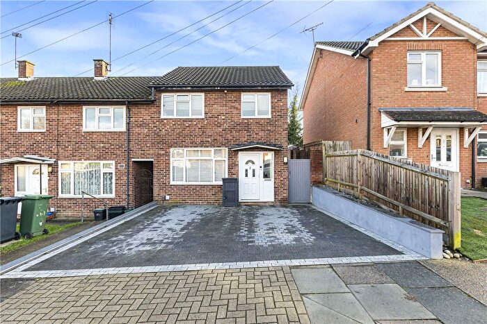 3 Bedroom End Terrace House For Sale In Cray Valley Road, Orpington, Kent, BR5