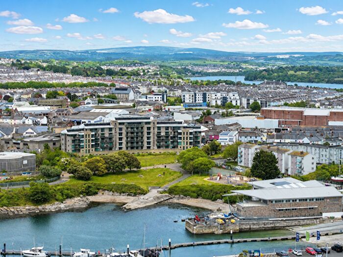 2 Bedroom Flat For Sale In Parsonage Way, Plymouth, PL4