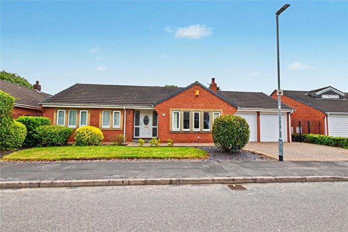 3 Bedroom Detached Bungalow For Sale In Hill Top Lane, Tingley, Wakefield, West Yorkshire, WF3