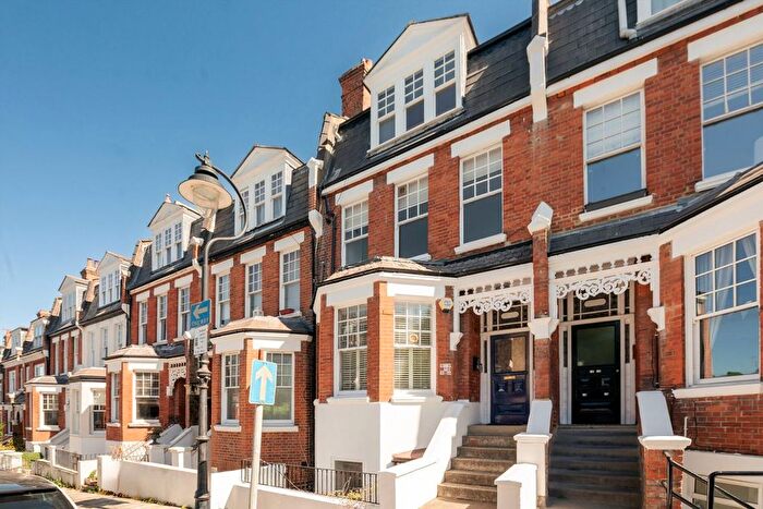 3 Bedroom Flat To Rent In Milton Avenue, Highgate, N6