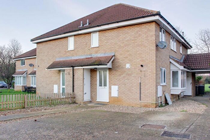 2 Bedroom Property To Rent In Meadowsweet, Eaton Ford, PE19