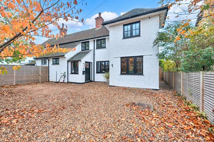 3 Bedroom Semi Detached House For Sale In High Street, Hinxworth, SG7