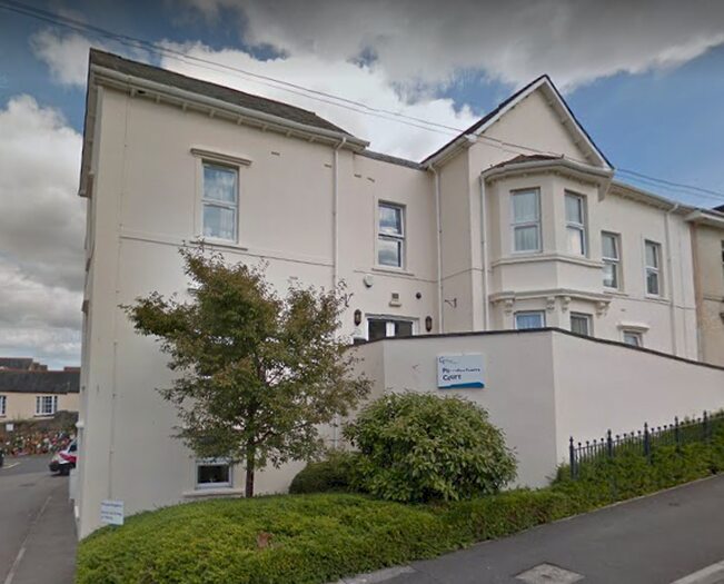 1 Bedroom Flat To Rent In Powderham Road, Newton Abbot, TQ12