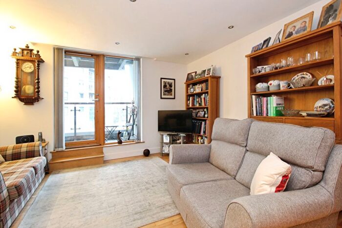 2 Bedroom Flat For Sale In Chadwick Street, Leeds, West Yorkshire, LS10