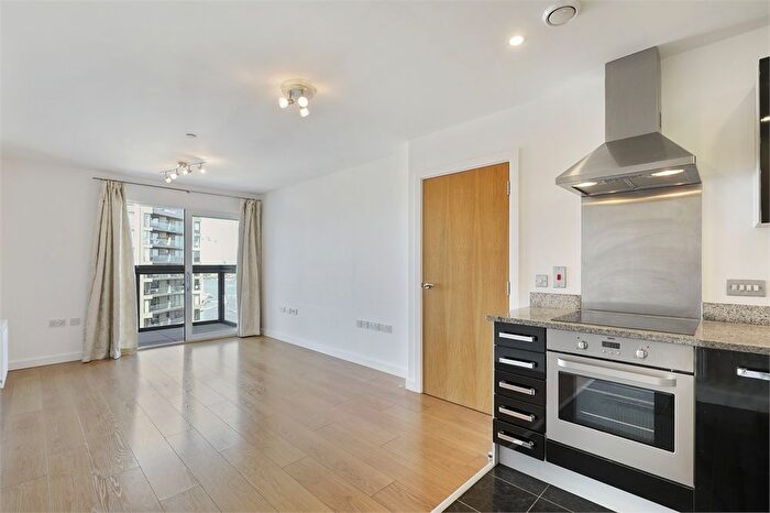 2 Bedroom Flat To Rent In Barge Walk, London, SE10