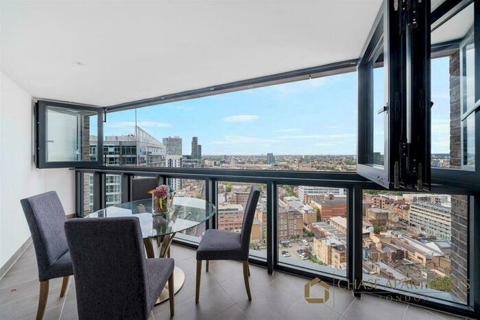 3 Bedroom Apartment To Rent In Wiverton Tower, Aldgate Place, E1