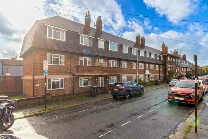 2 Bedroom Apartment To Rent In Sheridan Terrace, Hove, BN3