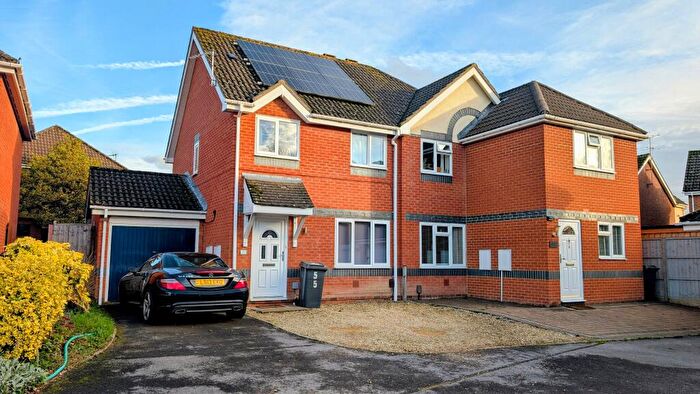3 Bedroom Semi Detached House To Rent In Hackwood Close, Andover, Hampshire, SP10