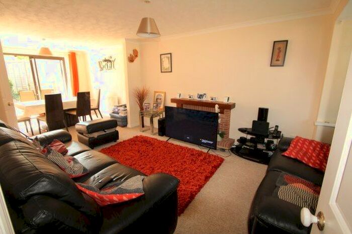 3 Bedroom Detached House To Rent In Fabian Drive, Bristol, BS34