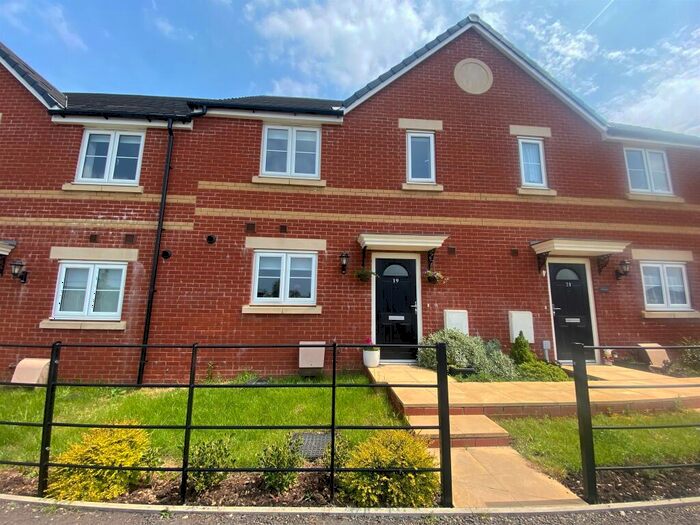 3 Bedroom Terraced House For Sale In Sycamore Drive, Calne, SN11