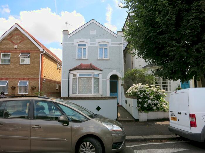 Studio To Rent In Worthington Road, Surbiton, KT6