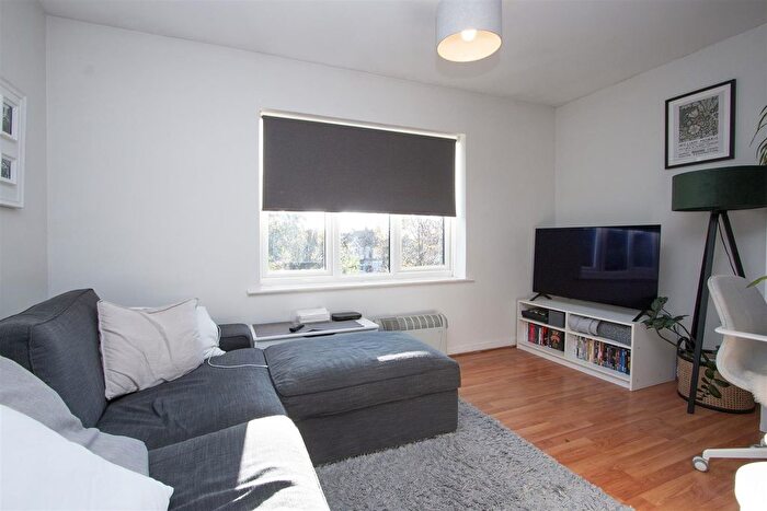 1 Bedroom Flat For Sale In Limetree Walk, Tooting, SW17