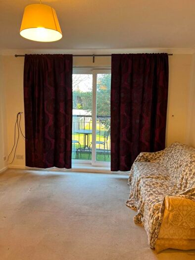 1 Bedroom Flat To Rent In Gowan Lea, Woodford Road, London, E18