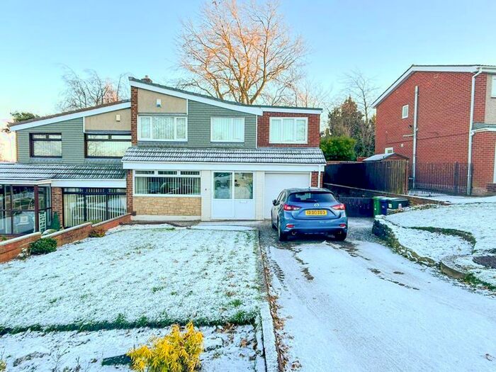 4 Bedroom Semi Detached House For Sale In Beda Hill, BlaydonOnTyne, NE21