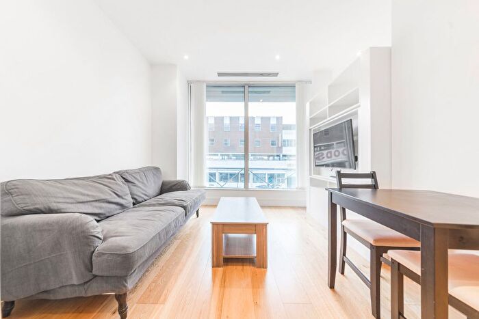 Studio To Rent In Staines Road, Hounslow, TW3