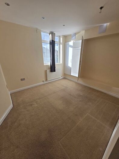 1 Bedroom Flat To Rent In London Road, London, SW16