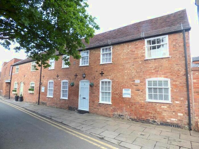 3 Bedroom Semi-Detached House To Rent In Court Row, Worcester, Worcestershire, WR8