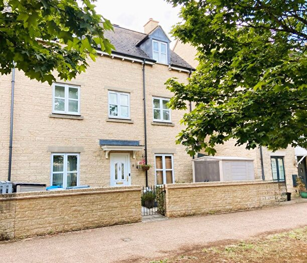 4 Bedroom End Of Terrace House For Sale In Ash Avenue, Carterton, Oxfordshire, OX18
