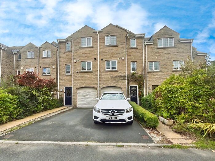 4 Bedroom Terraced House For Sale In Longfellow Court, Mytholmroyd, Hebden Bridge, HX7