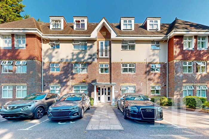 2 Bedroom Flat For Sale In Horsham Road, Brecon Heights, RH11