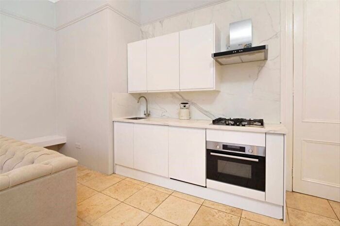 1 Bedroom Flat To Rent In Palace Gardens Terrace, Kensington, W8