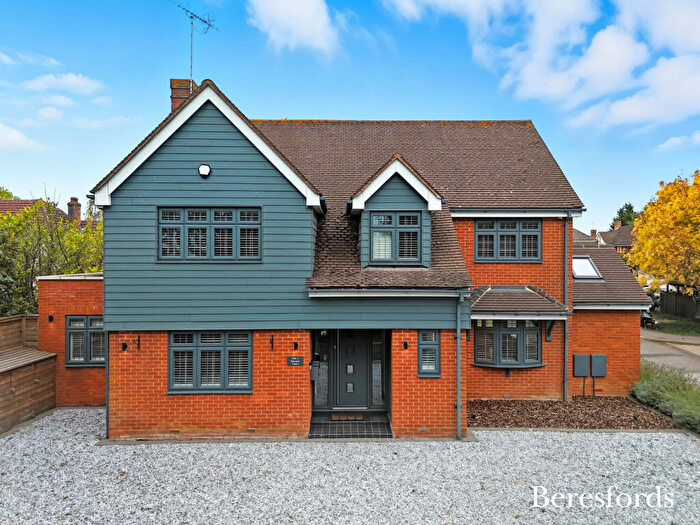 5 Bedroom Detached House For Sale In Warwick Place, Brentwood, CM14