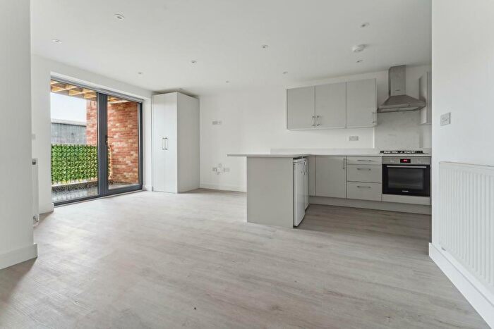 1 Bedroom Apartment To Rent In Rosslyn Crescent, Harrow, HA1