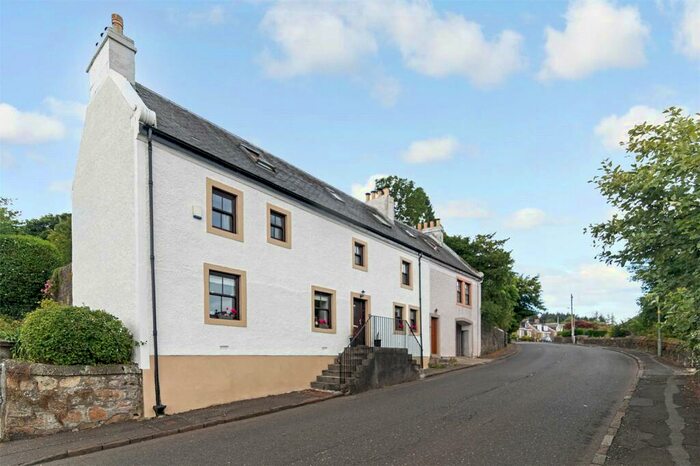 4 Bedroom Semi-Detached House For Sale In Johnshill, Lochwinnoch, Renfrewshire, PA12