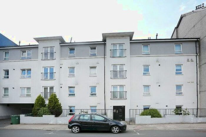 2 Bedroom Flat To Rent In Castle Street, Paisley, PA1