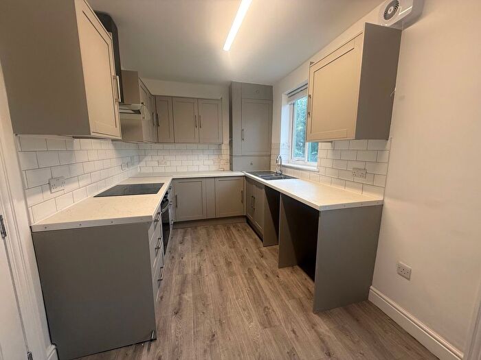 3 Bedroom Property To Rent In Leeds Road, Castleford, WF10