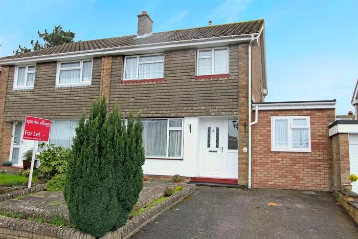 4 Bedroom Semi-Detached House To Rent In Carisbrooke Crescent, Chandler's Ford, Eastleigh, SO53