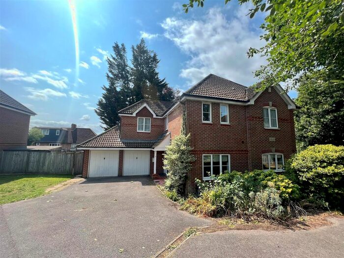 4 Bedroom Detached House To Rent In Maple Wood, Bedhampton, Havant, PO9