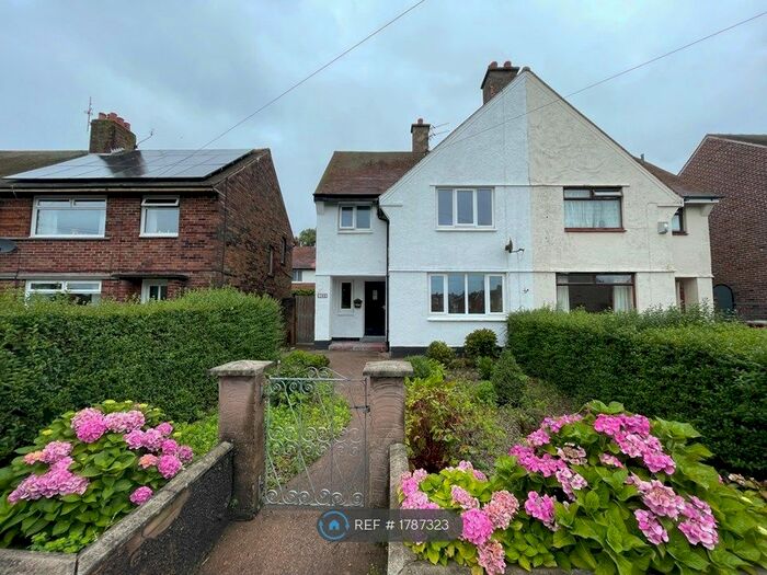 3 Bedroom Semi-Detached House To Rent In Grange Road, Blackpool, FY3