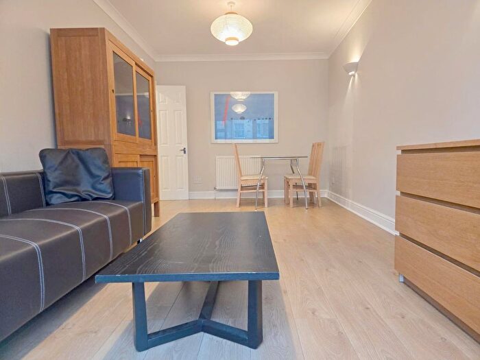 2 Bedroom Flat To Rent In Florin Court, E1